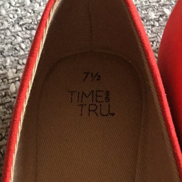 Red flats - Picture 4 of 6